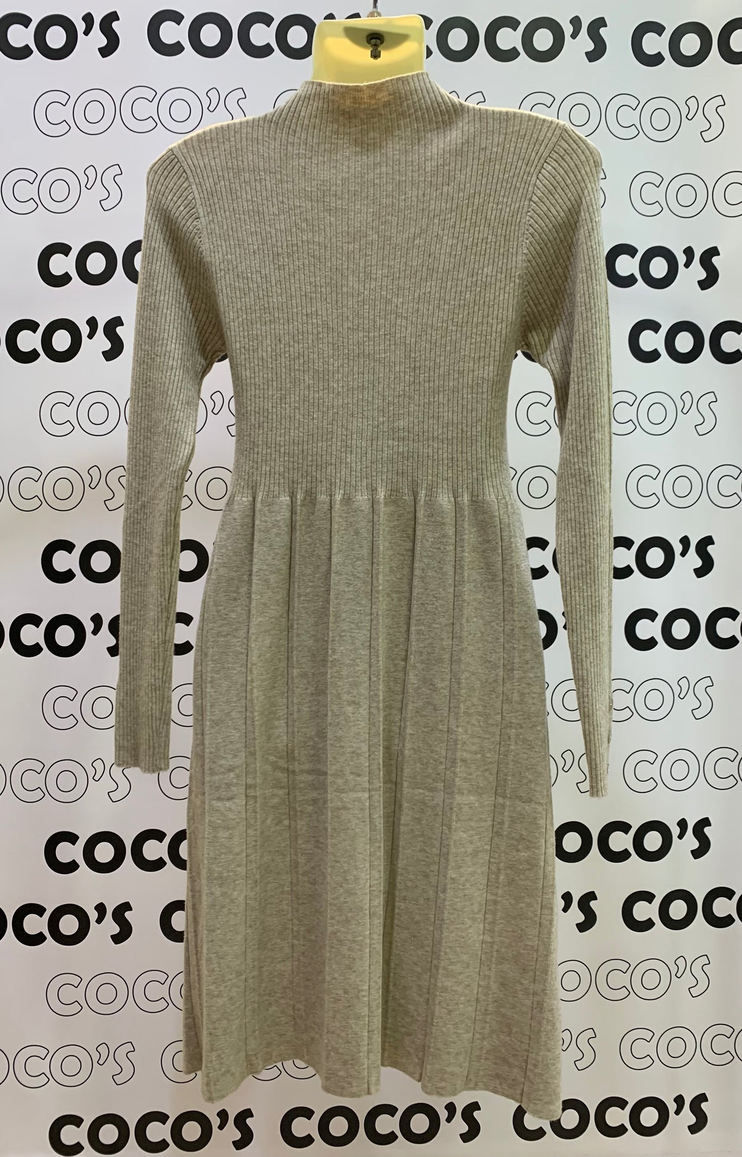 Vestido largo canalé crema.