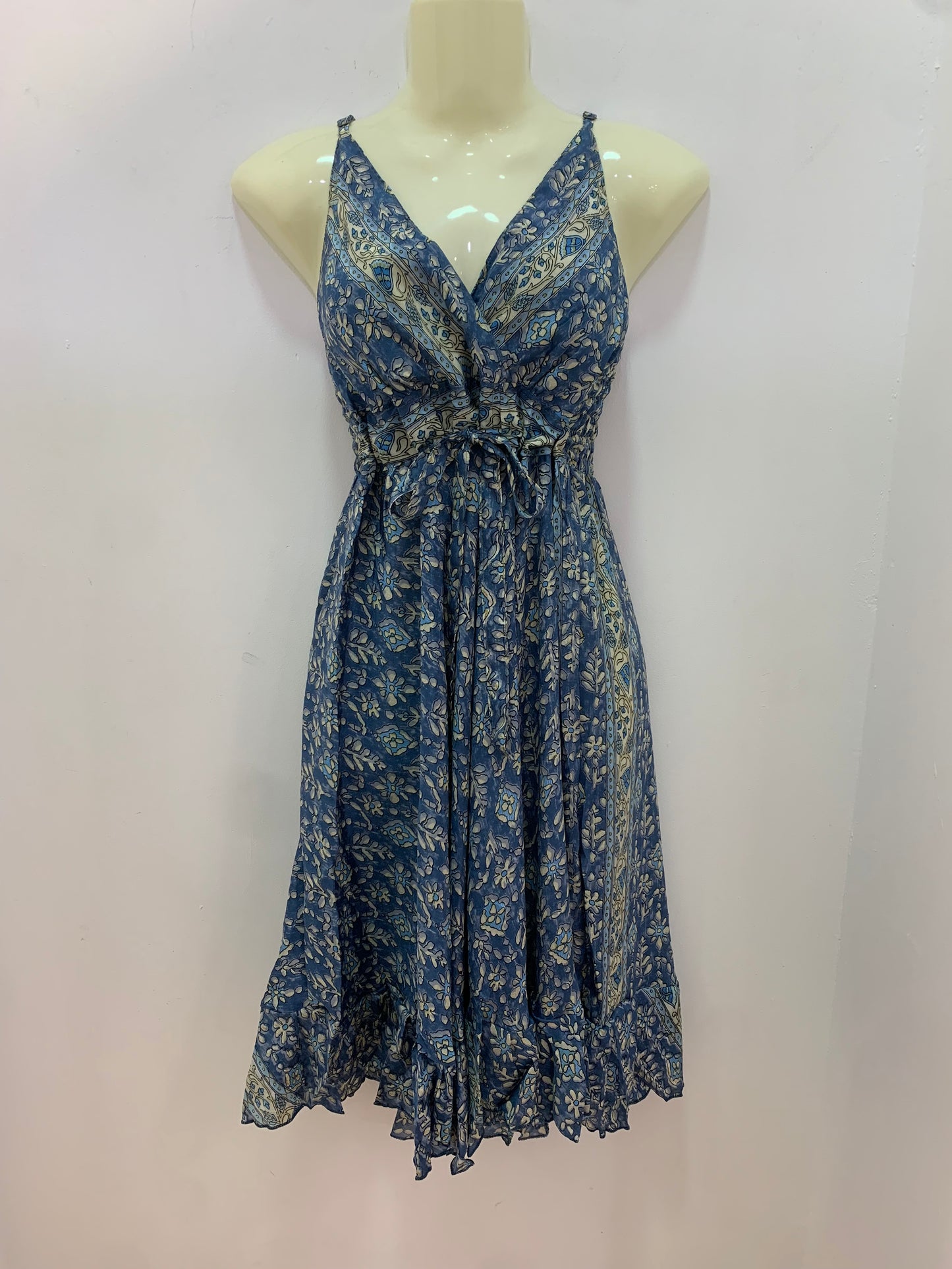 Vestido 220K Azul Beige Con Flores