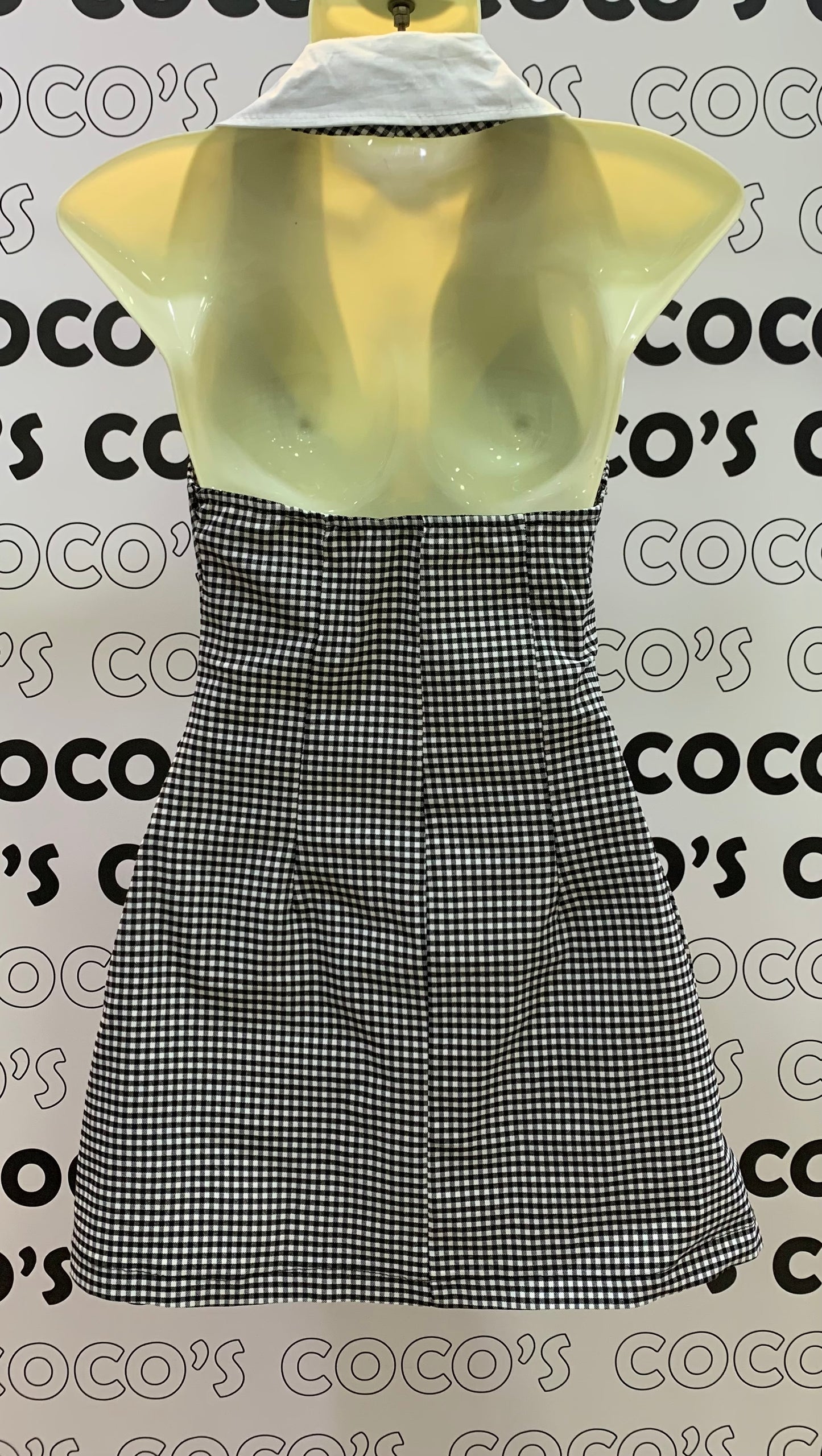 Vestido corto con cuello cuadros vichy.