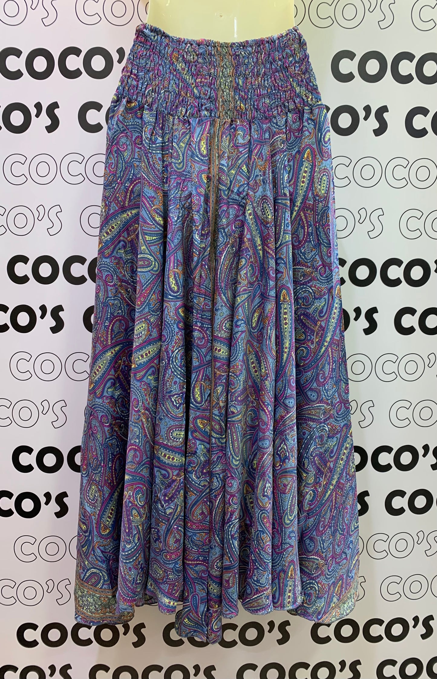 Pantalón Ancho largo azul.