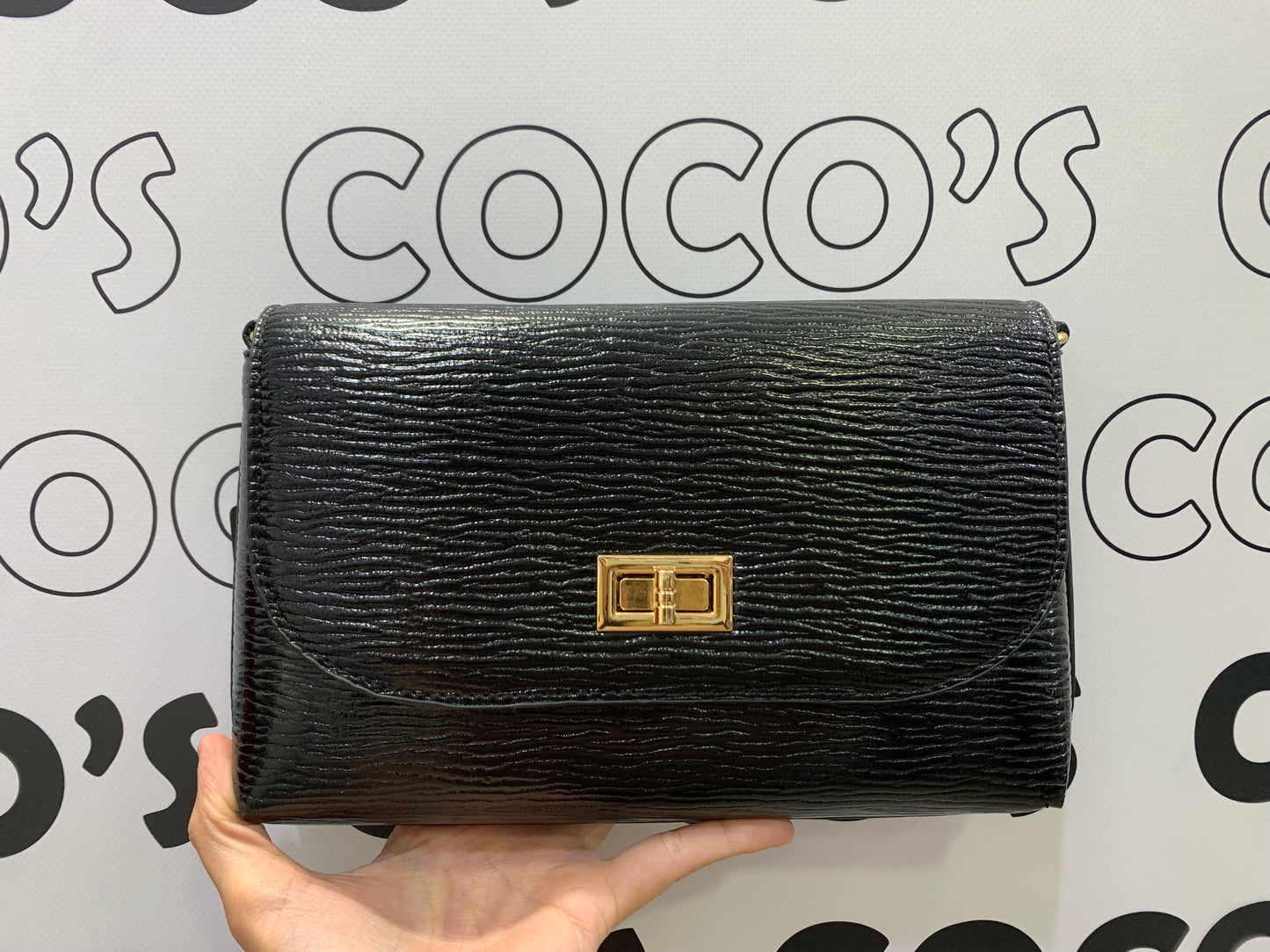 Bolso Negro y Dorado