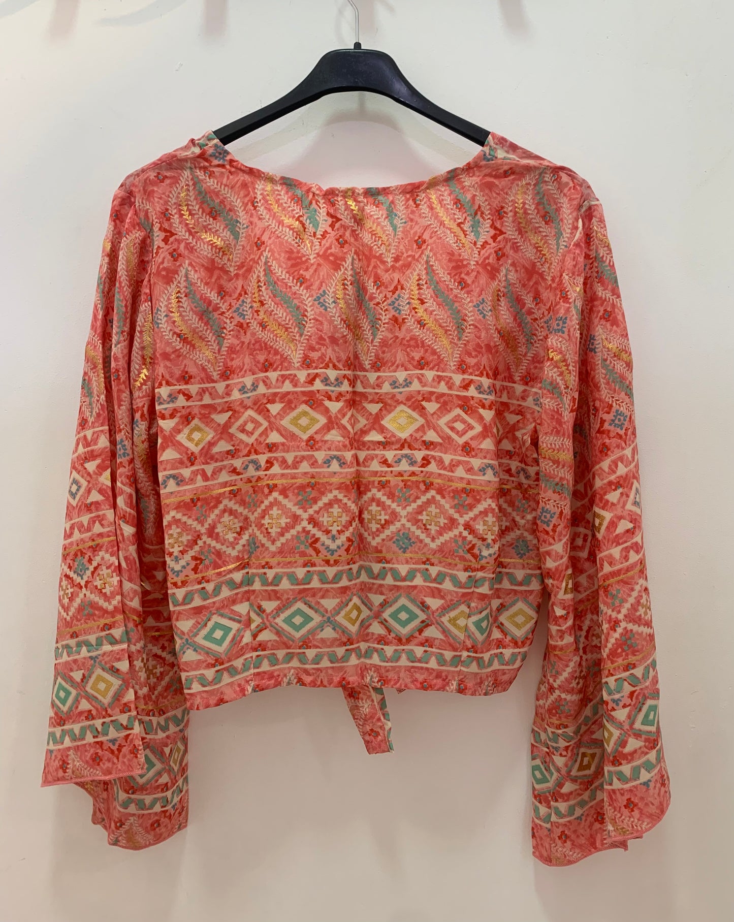 Top Noor Coral Rojo Verde Azul