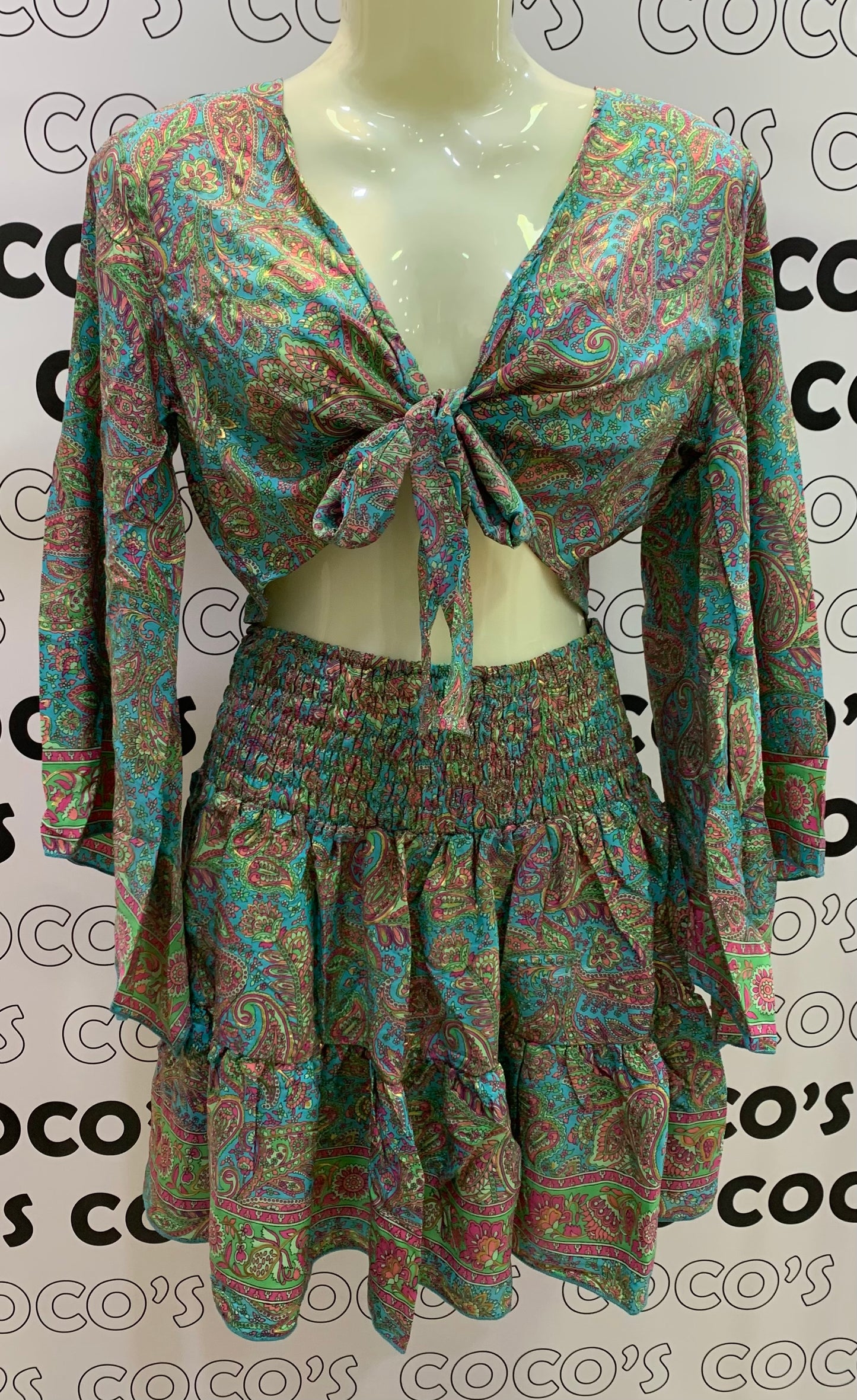 Conjunto corto 026 falda y top turquesa, verde y fucsia.