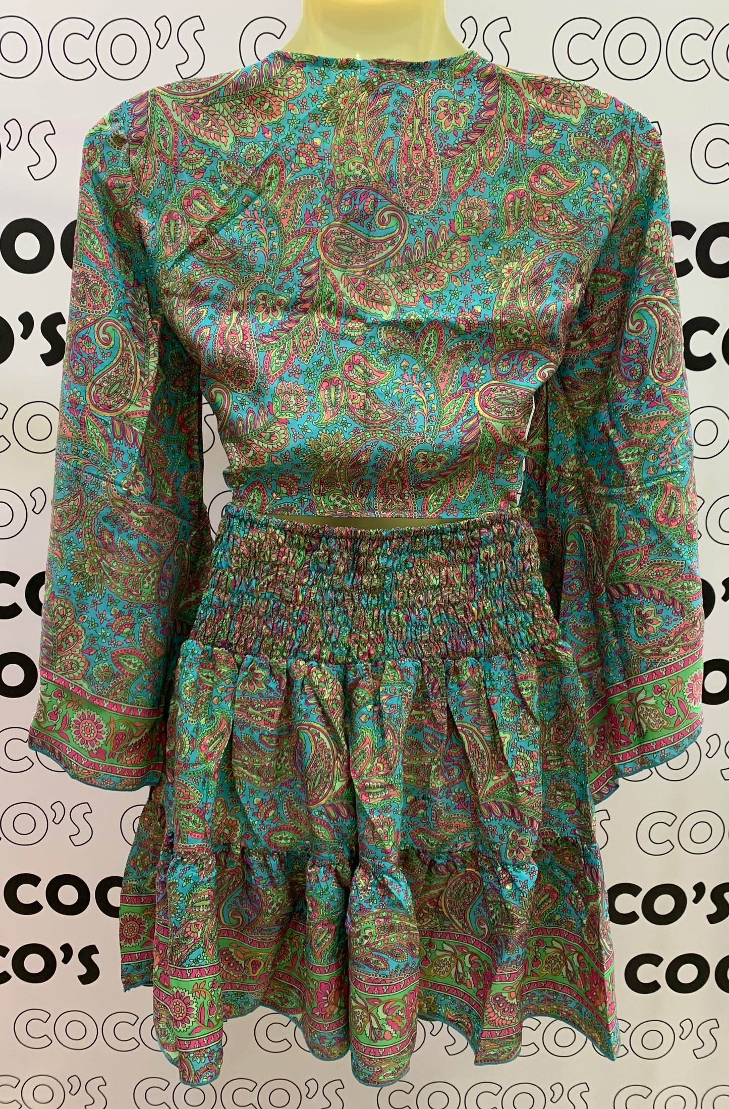 Conjunto corto 026 falda y top turquesa, verde y fucsia.