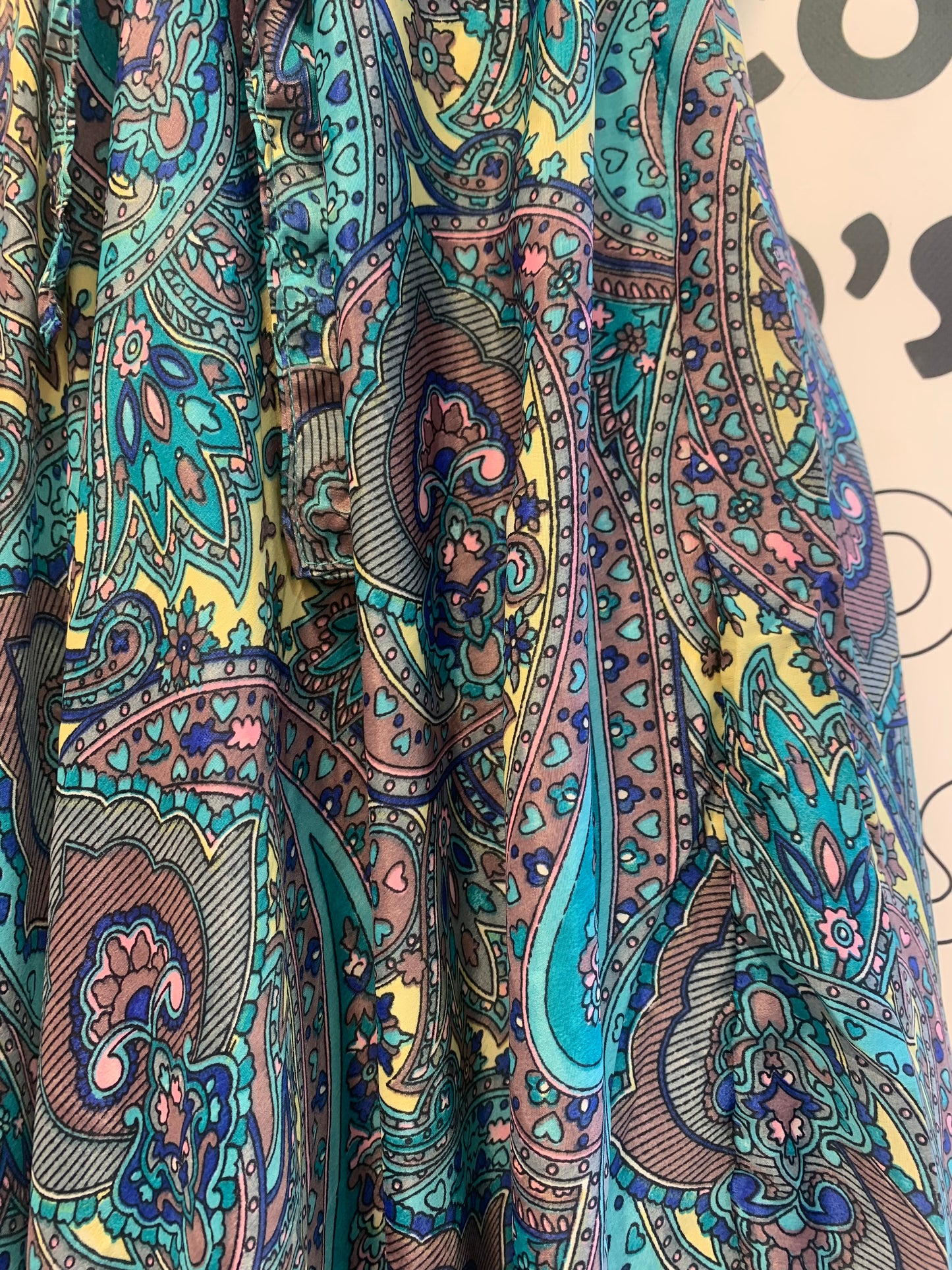 Vestido Largo 240K Turquesa, azul y rosa.