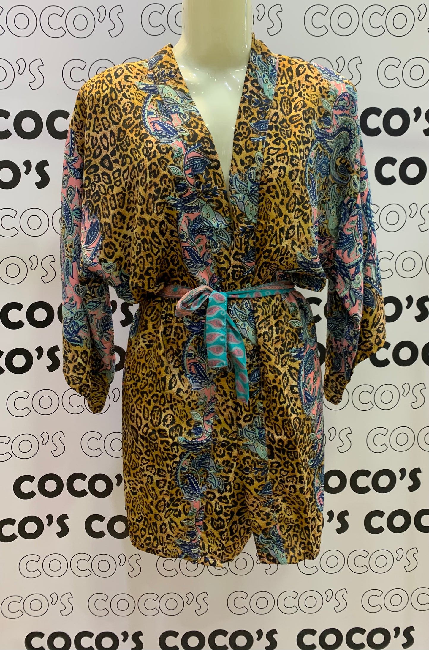 Kimono corto leopardo.