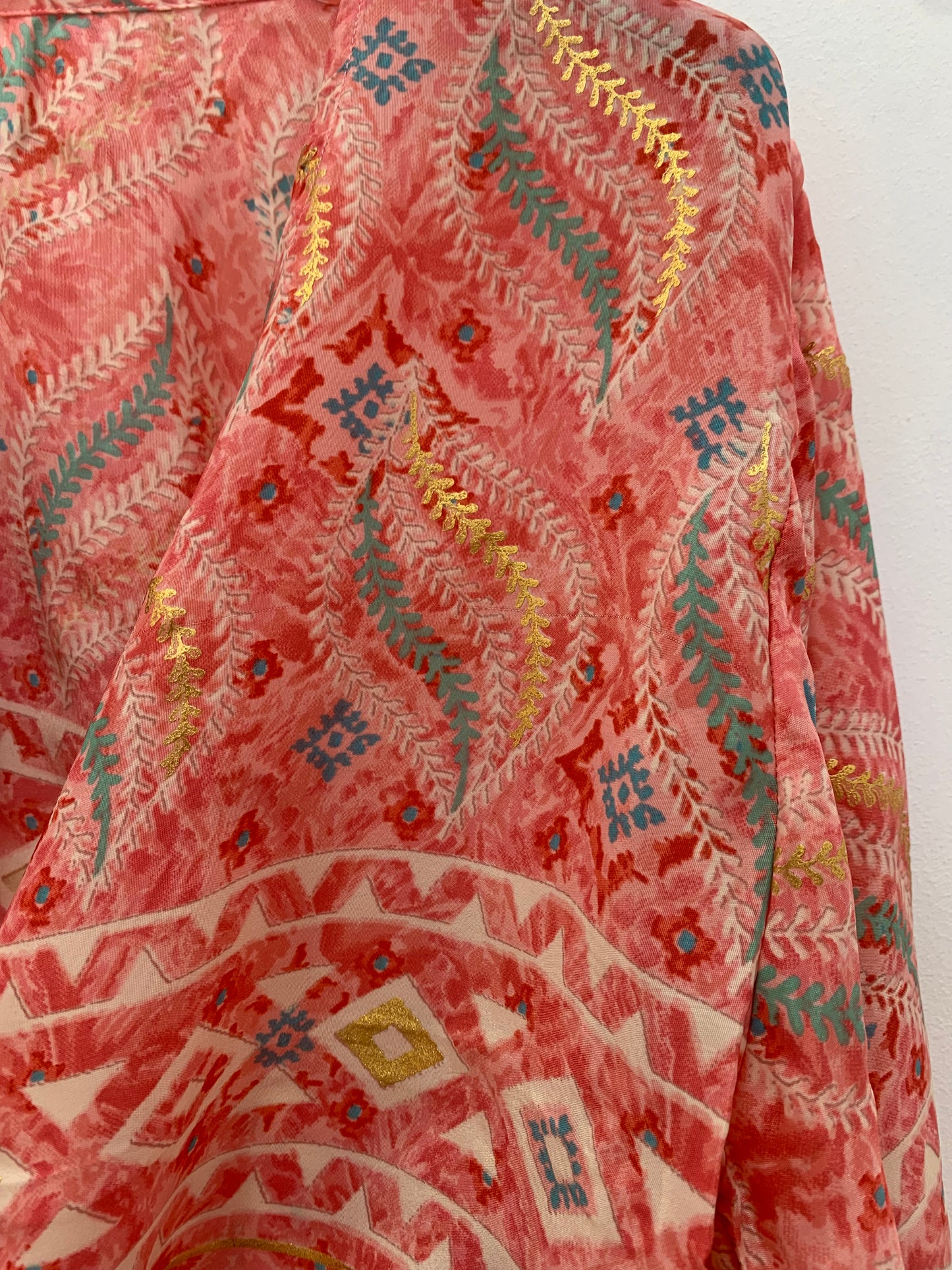 Top Noor Coral Rojo Verde Azul