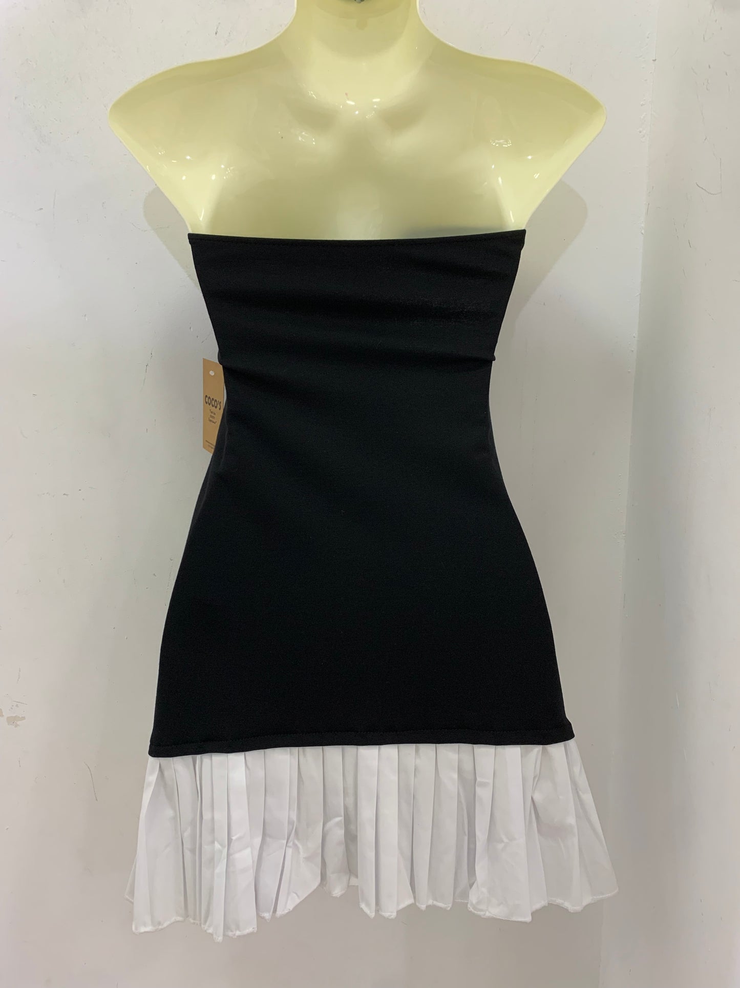 Vestido Corto Negro Escote Corazón