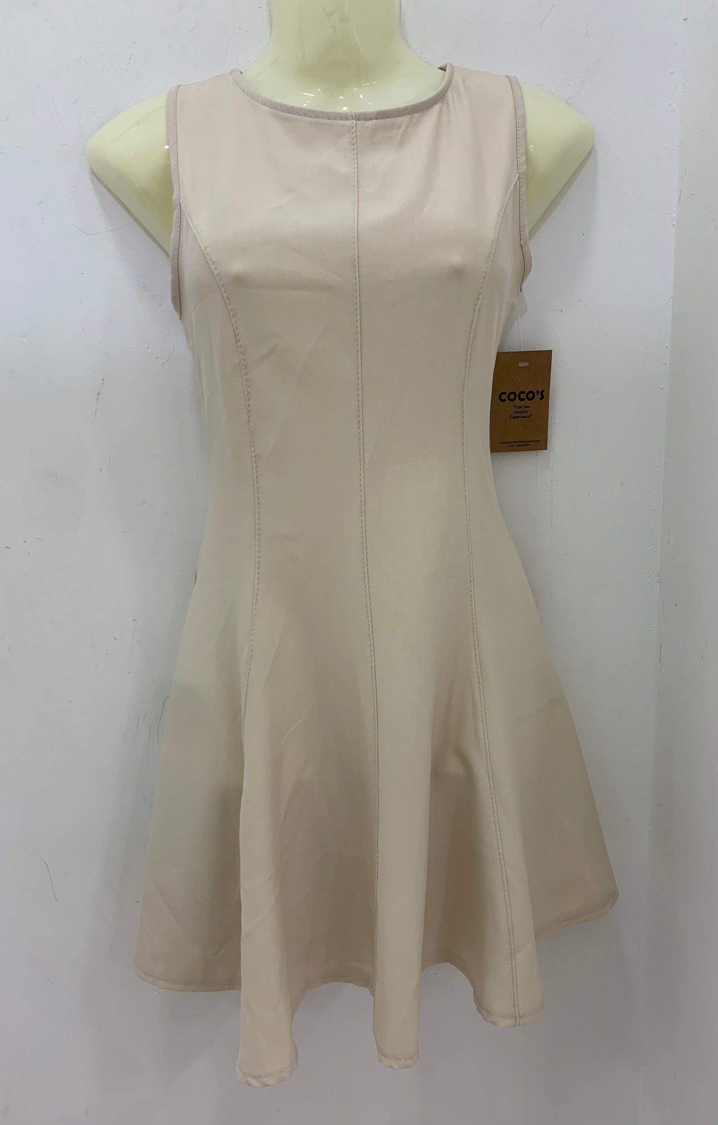 Vestido Beige Con Vuelo