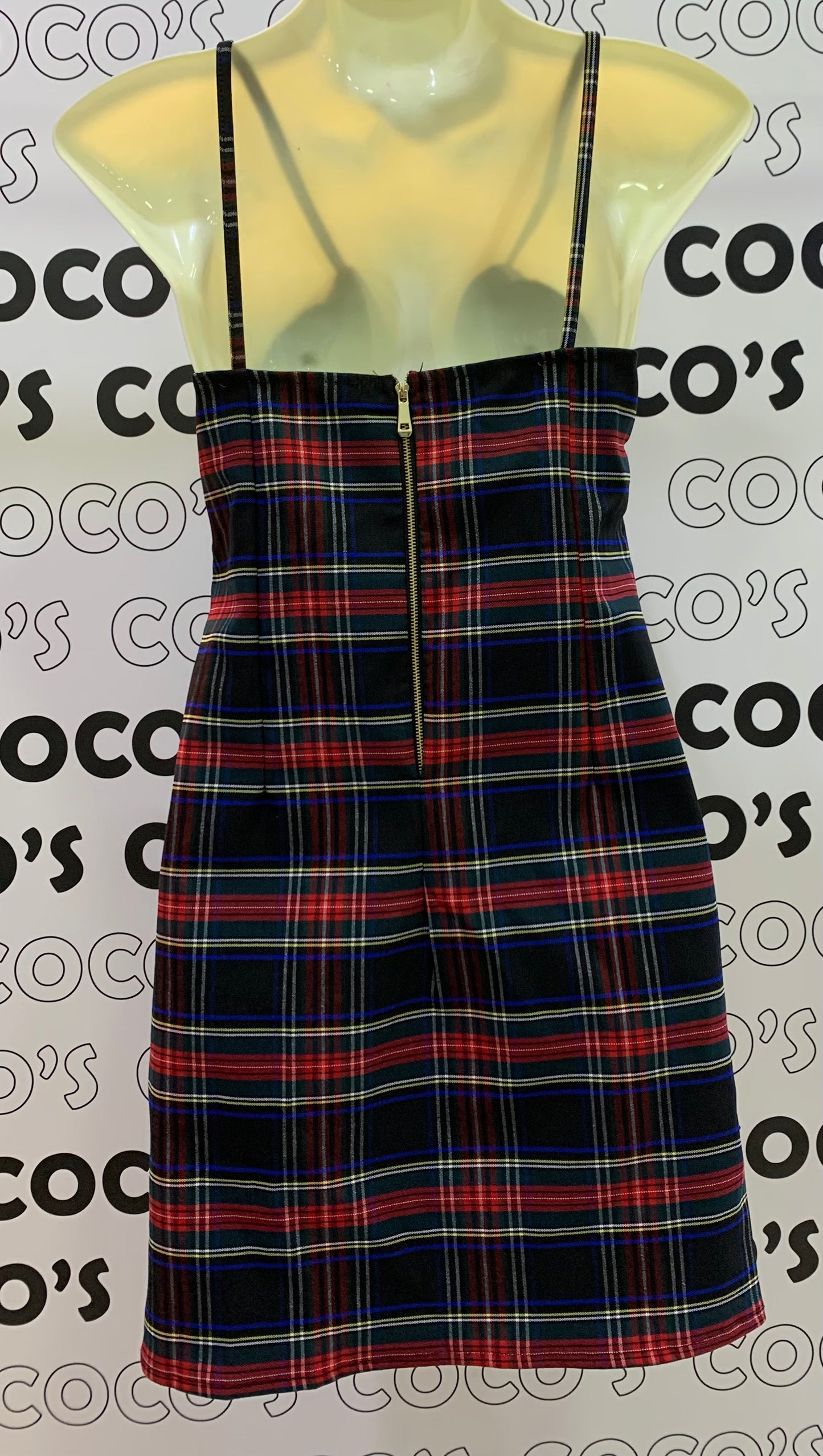 Vestido corto cuadros negros escoceses.