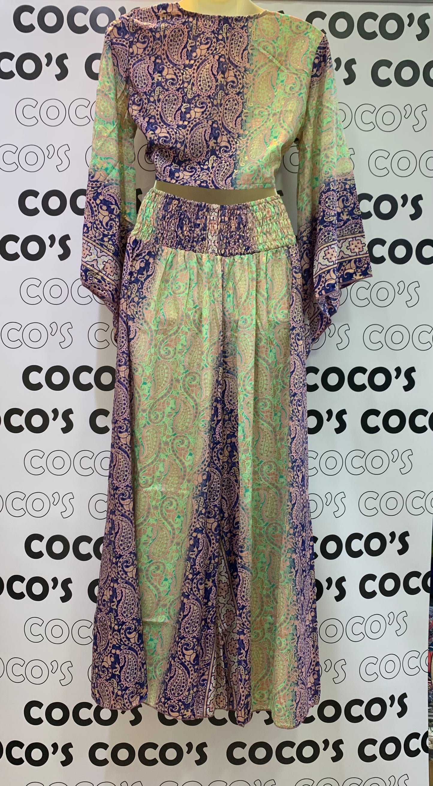 Conjunto 9020 de pantalón largo con top verde con azul y rosa