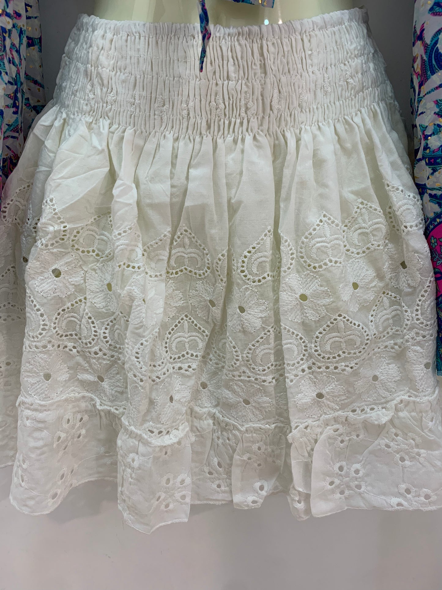 Mini Falda Blanca Bordada