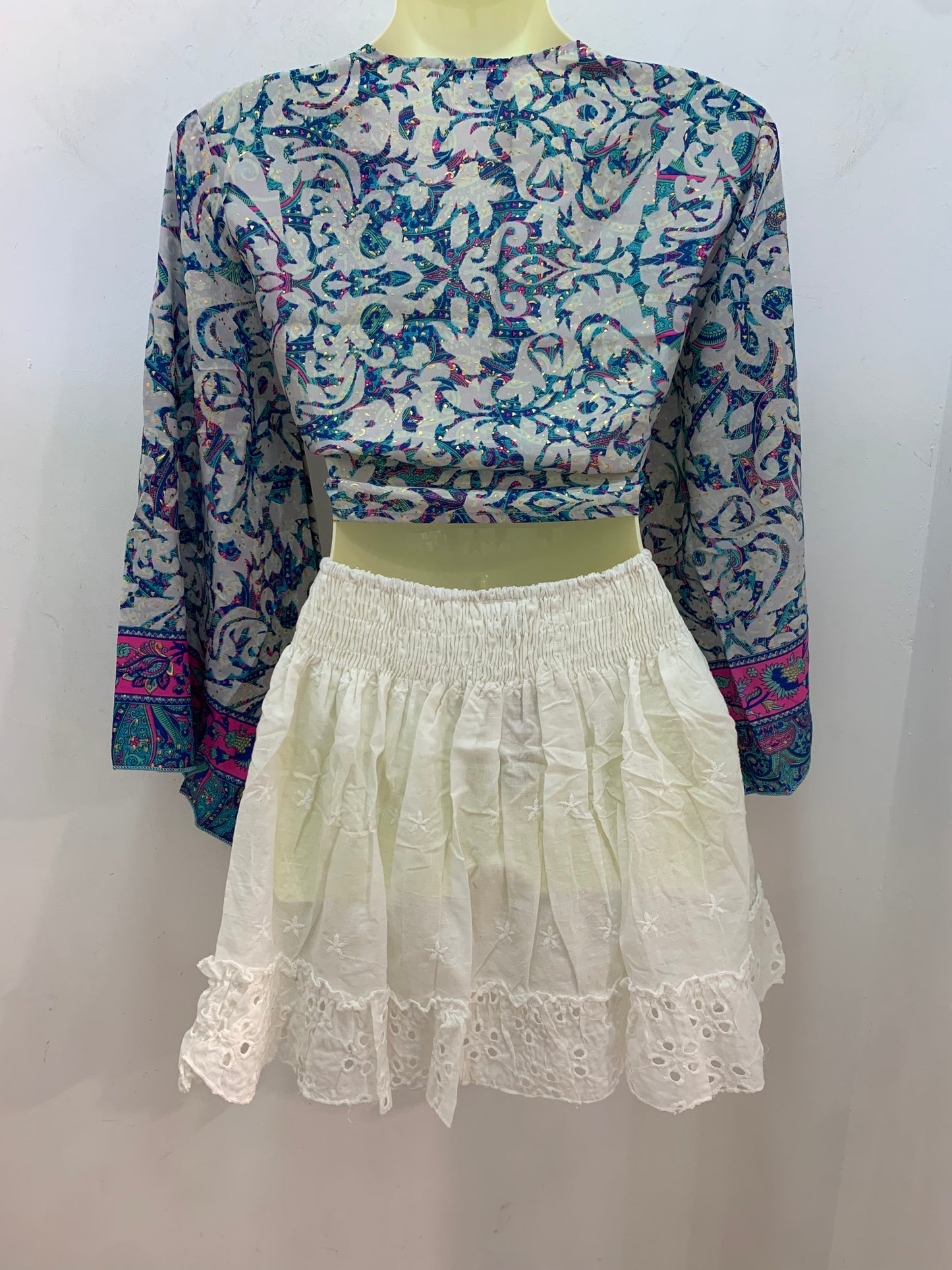 Mini Falda Blanca Bordada