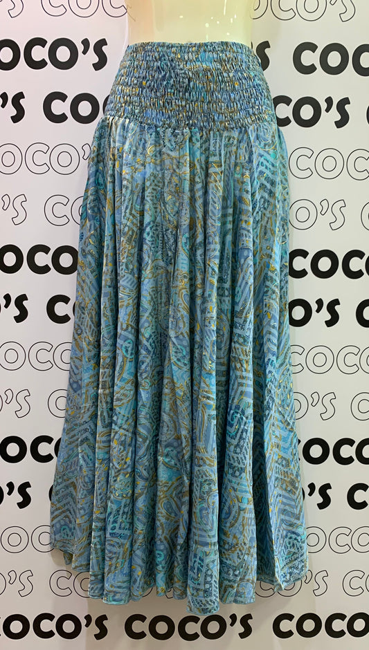 Pantalón Ancho largo azul celeste.