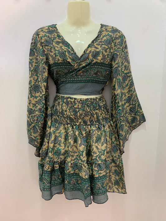Conjunto Corto 026 Falda y Top Flores Grises y Verdes