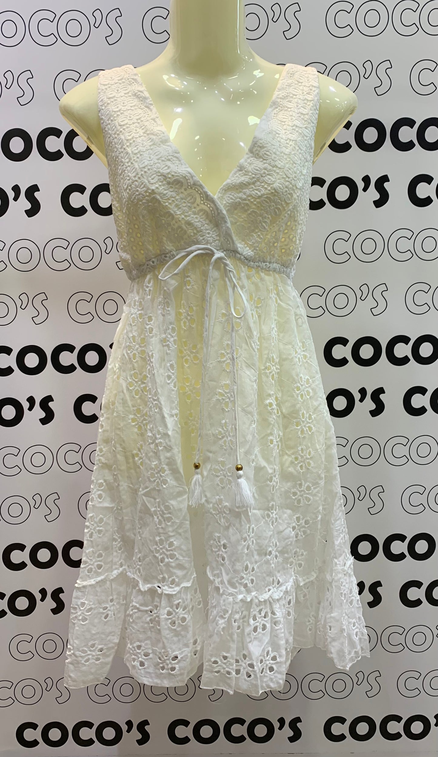 Vestido Corto blanco.