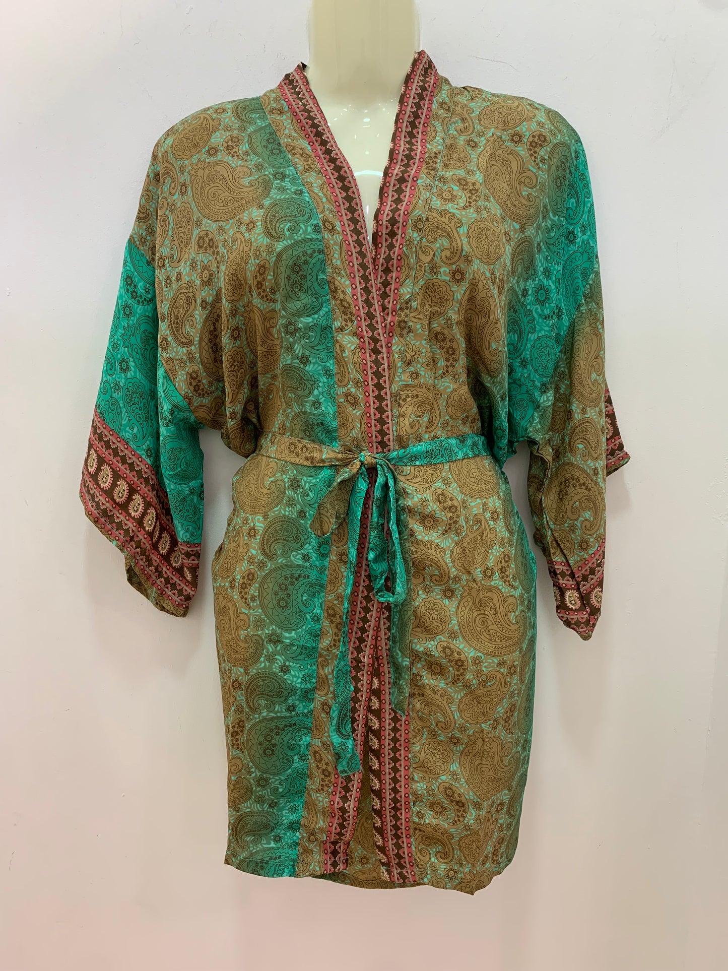 Kimono Corto Verde y Beige Oscuro Cachemira