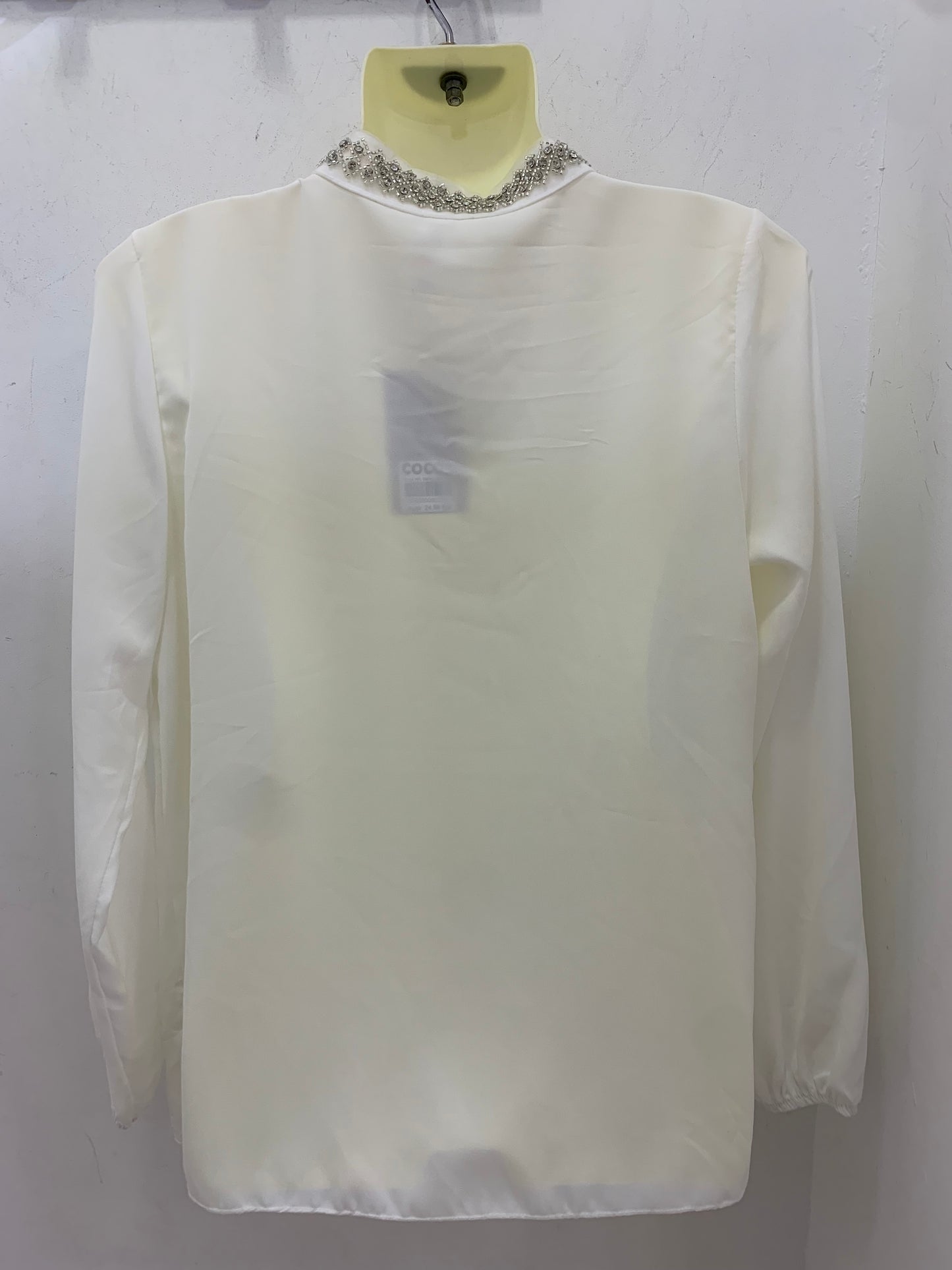 Blusa Blanca Con Lazo En El Cuello