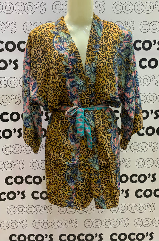 Kimono corto leopardo.